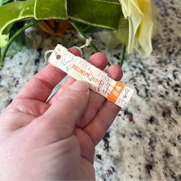 Vintage Floral Fascinator - Picture 5 of 9